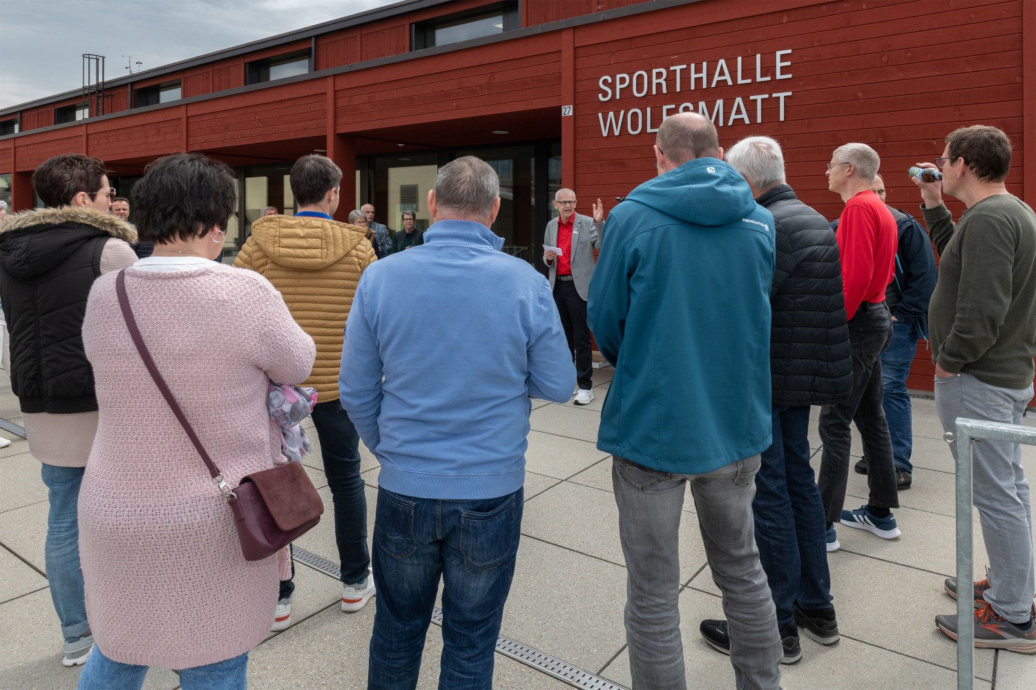 Leo Müller informiert zum Stand des Musiktag Ruswil und dankt allen für ihren grossen Einsatz. (Foto von Stefan Dubach, Skyworks.ch)