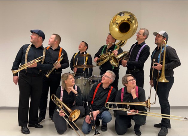 Unterhaltung Sonntag 11. Juni: Die Band ÖpfuBätzgi spielt am Sonntag am Musiktag Ruswil auf der Openair Bühne