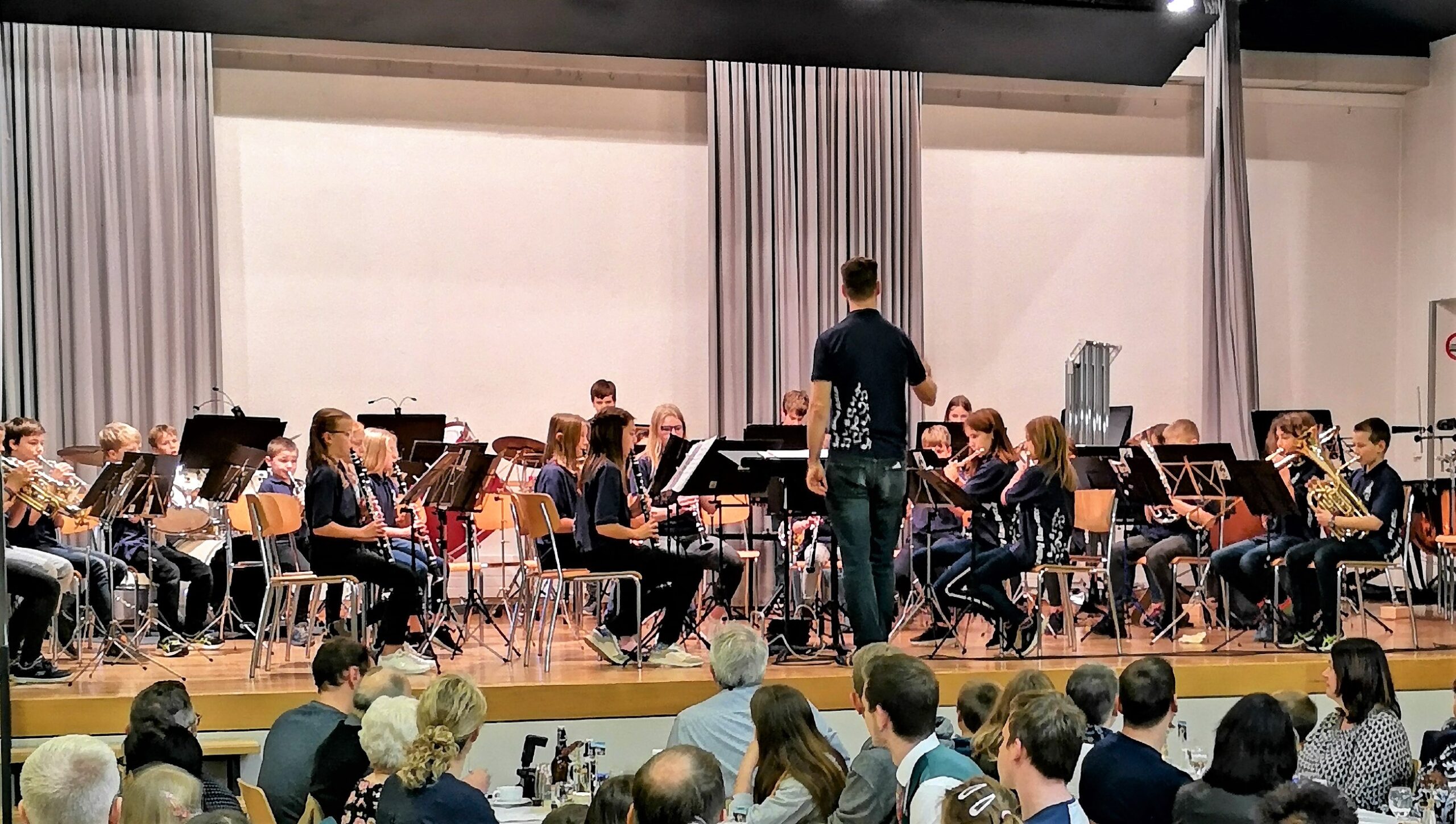 Unterhaltung Samstag 3. Juni: Die Smilingband Rottal spielt am Jugendmusikfest auf der Openair-Bühne