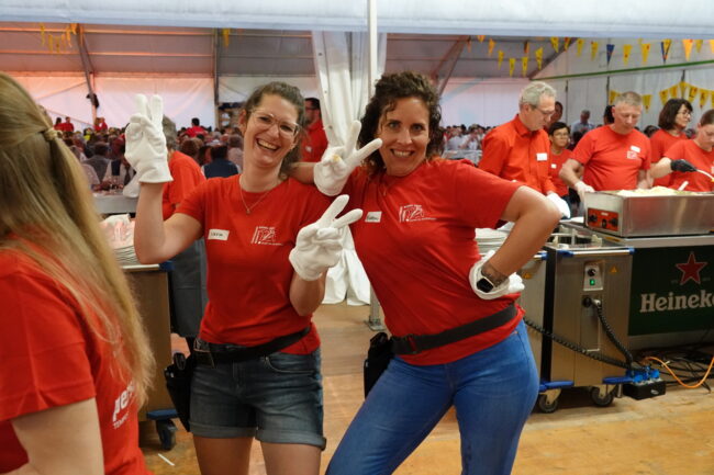 Helferinnen und Helfer an der Veteranenehrung des LKBV am Luzerner Kantonal Musiktag Ruswil